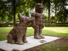n.t. 2005 bronze H: ± 135 cm