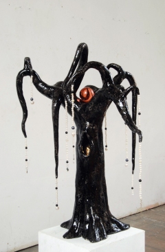 n.t. 2012 ceramics/glass/artificial pearls/silver/goldlustre H: 64 cm