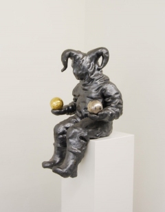 n.t. 2010/12 ceramics gold/platinalustre H: 90 cm